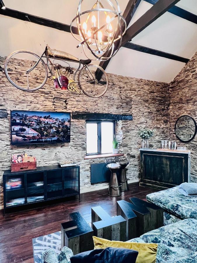 Loft 11: Luxury NYC-Style Apartment with Cinema Room Douglas Exterior photo