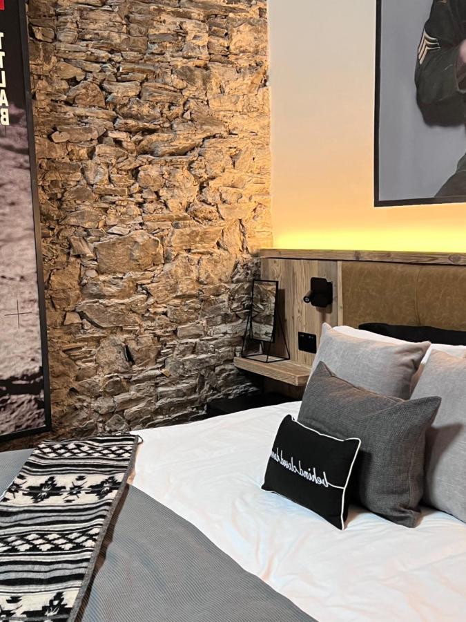 Loft 11: Luxury NYC-Style Apartment with Cinema Room Douglas Exterior photo
